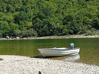 Motor boat rental Mostar lake